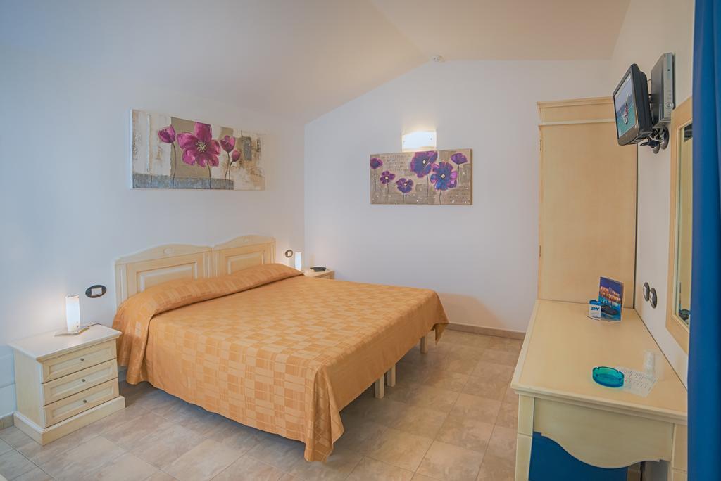 Hotel Ristorante Il Vascello Costa Rei Eksteriør billede