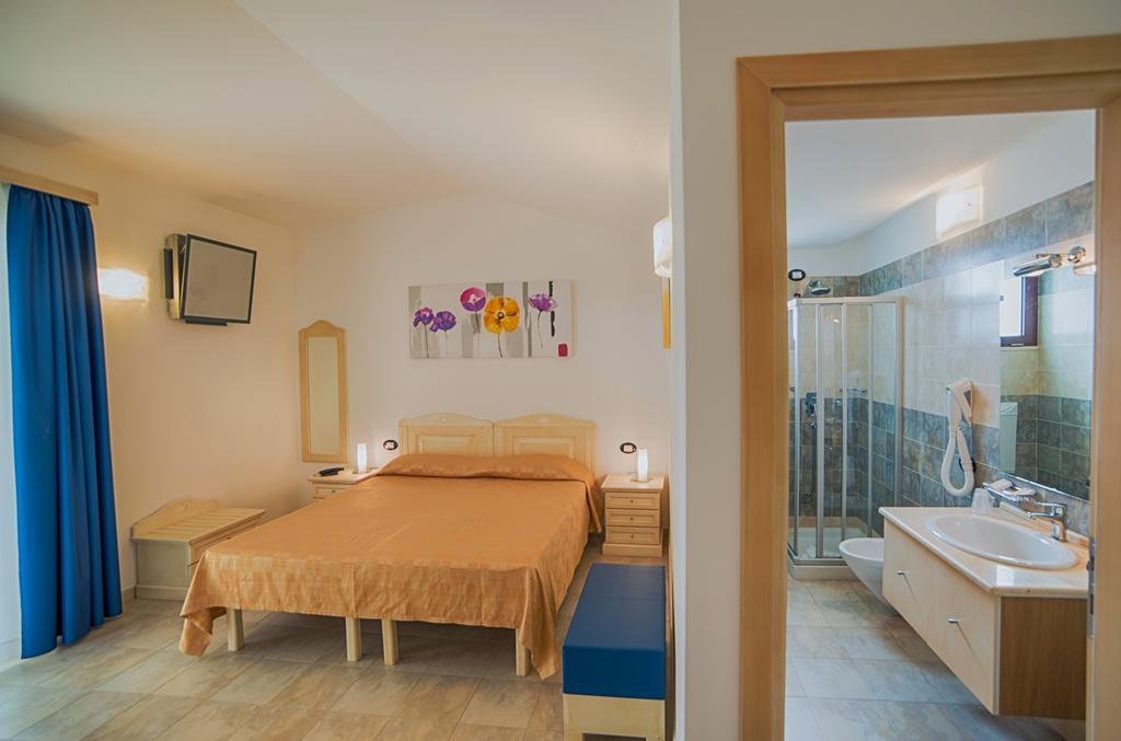 Hotel Ristorante Il Vascello Costa Rei Eksteriør billede