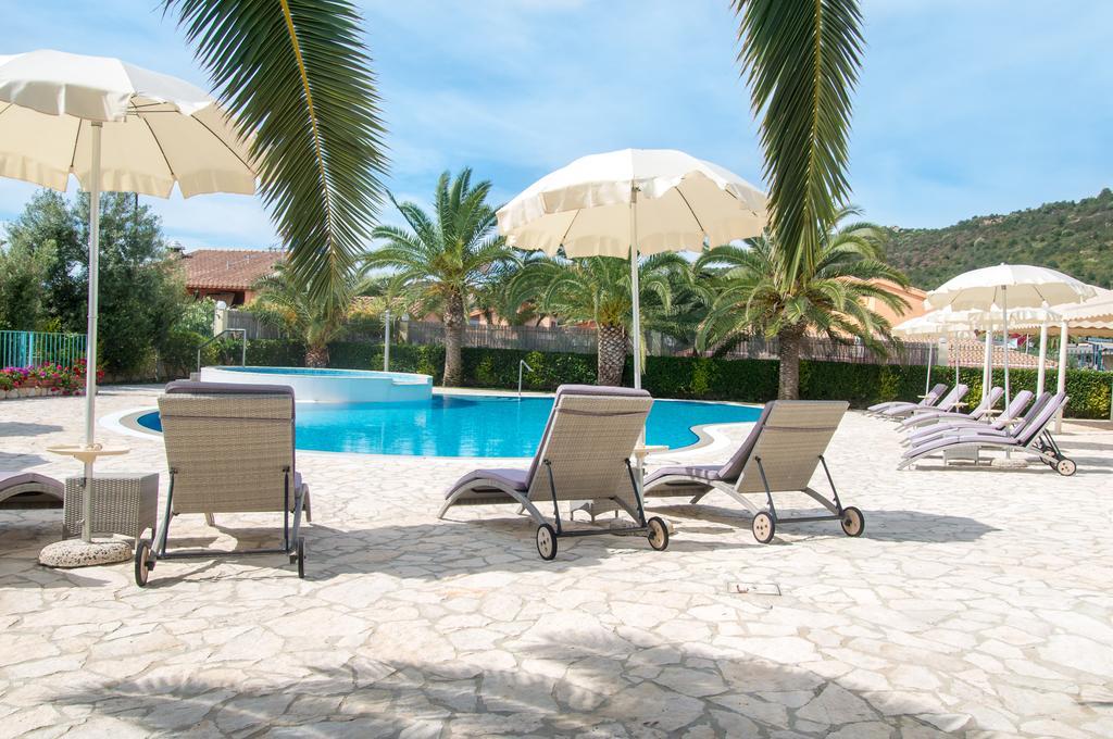 Hotel Ristorante Il Vascello Costa Rei Eksteriør billede