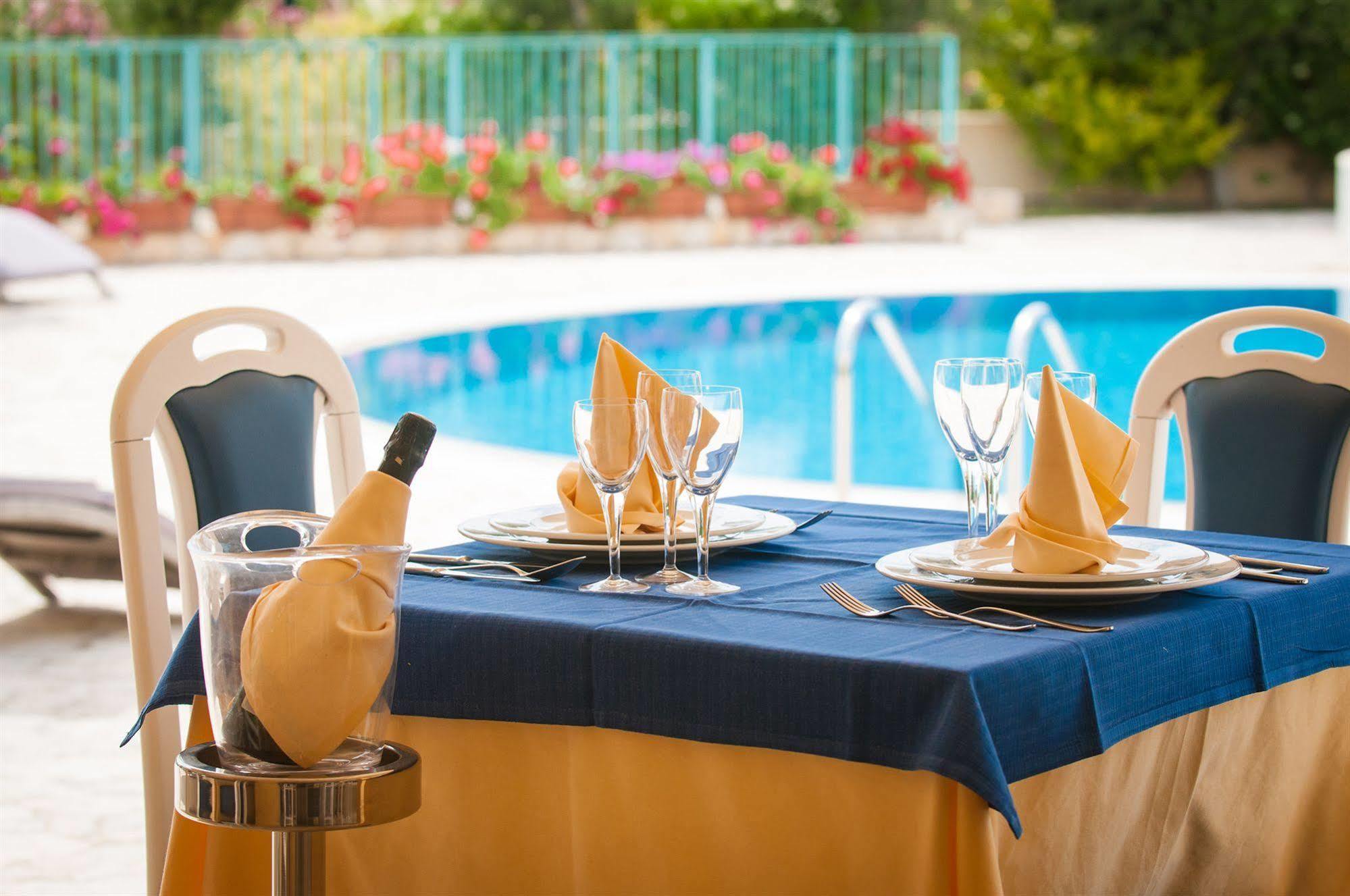 Hotel Ristorante Il Vascello Costa Rei Eksteriør billede