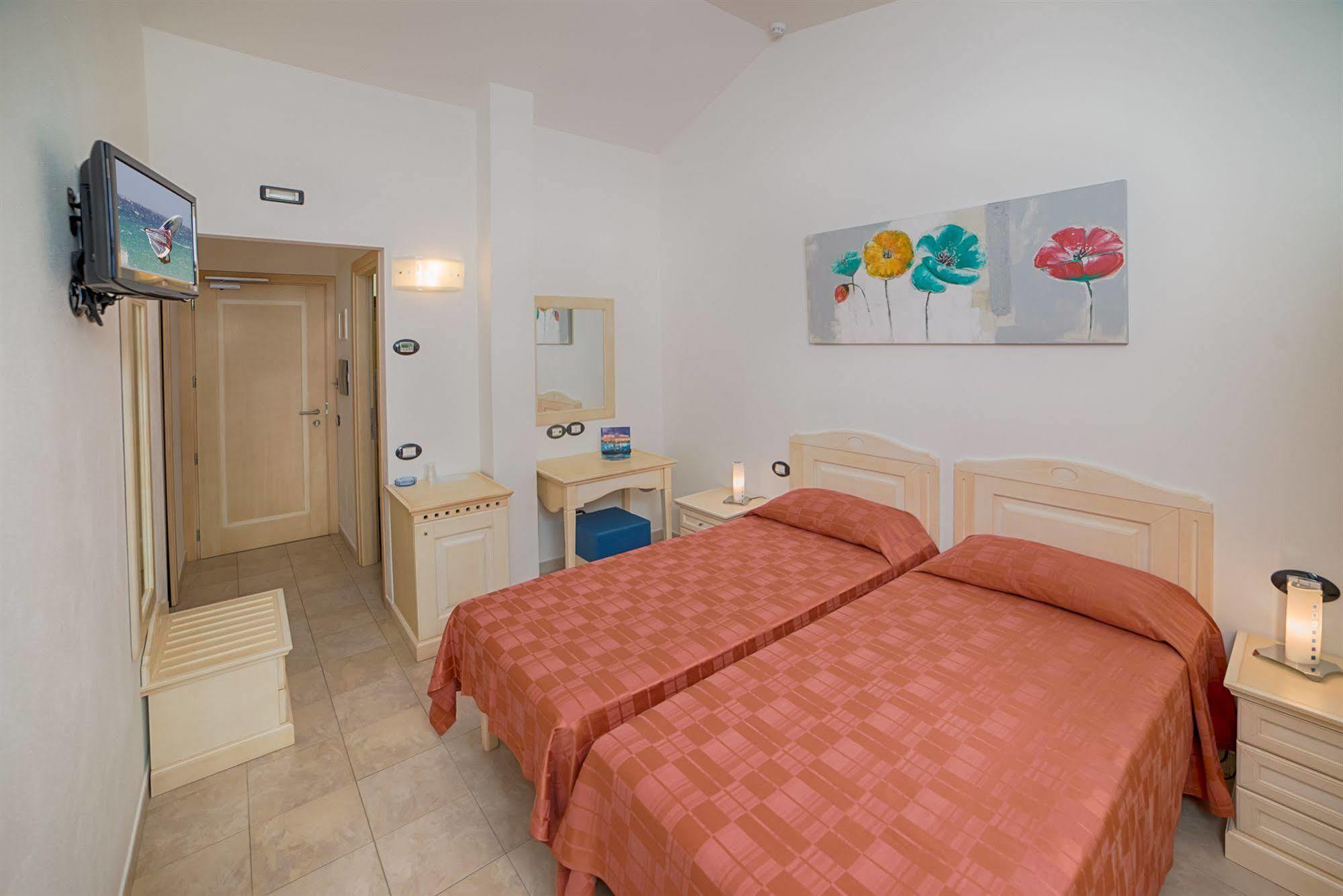 Hotel Ristorante Il Vascello Costa Rei Eksteriør billede