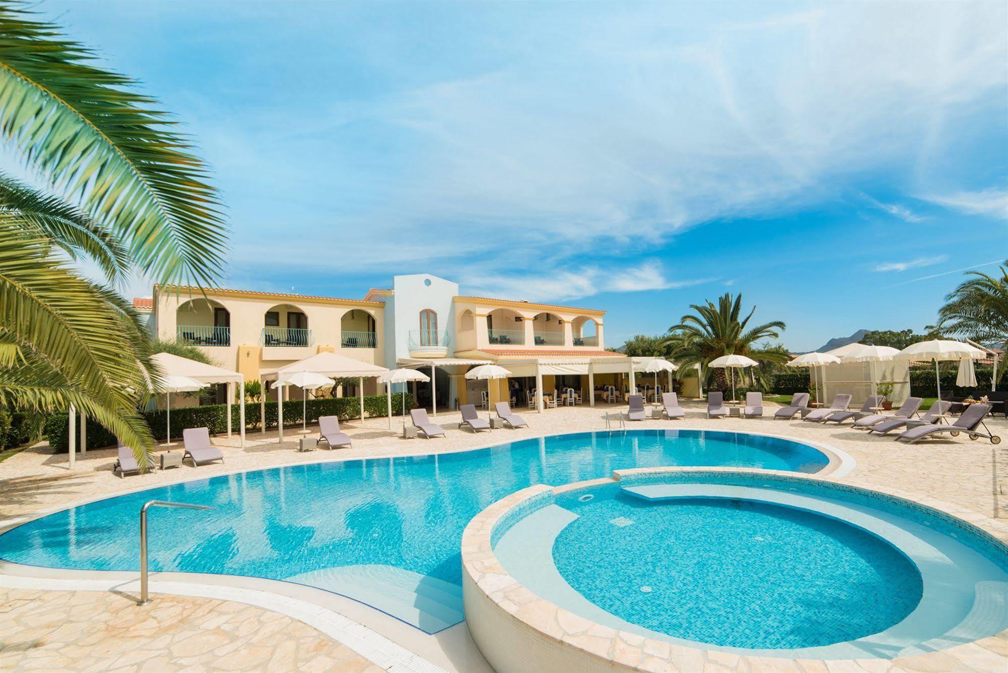 Hotel Ristorante Il Vascello Costa Rei Eksteriør billede