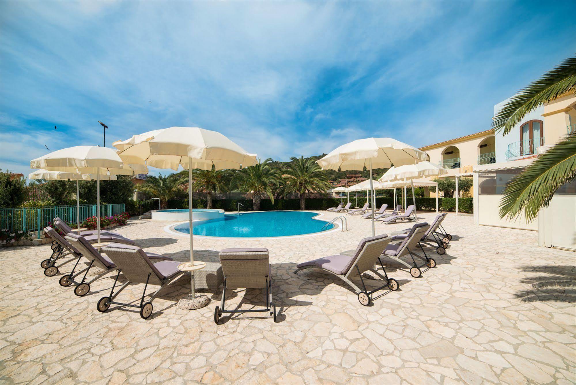 Hotel Ristorante Il Vascello Costa Rei Eksteriør billede