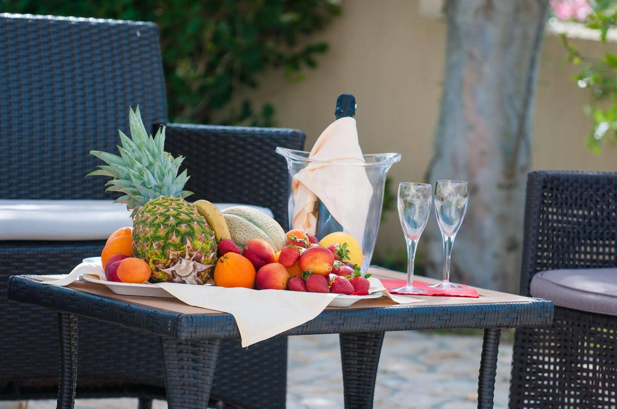 Hotel Ristorante Il Vascello Costa Rei Eksteriør billede